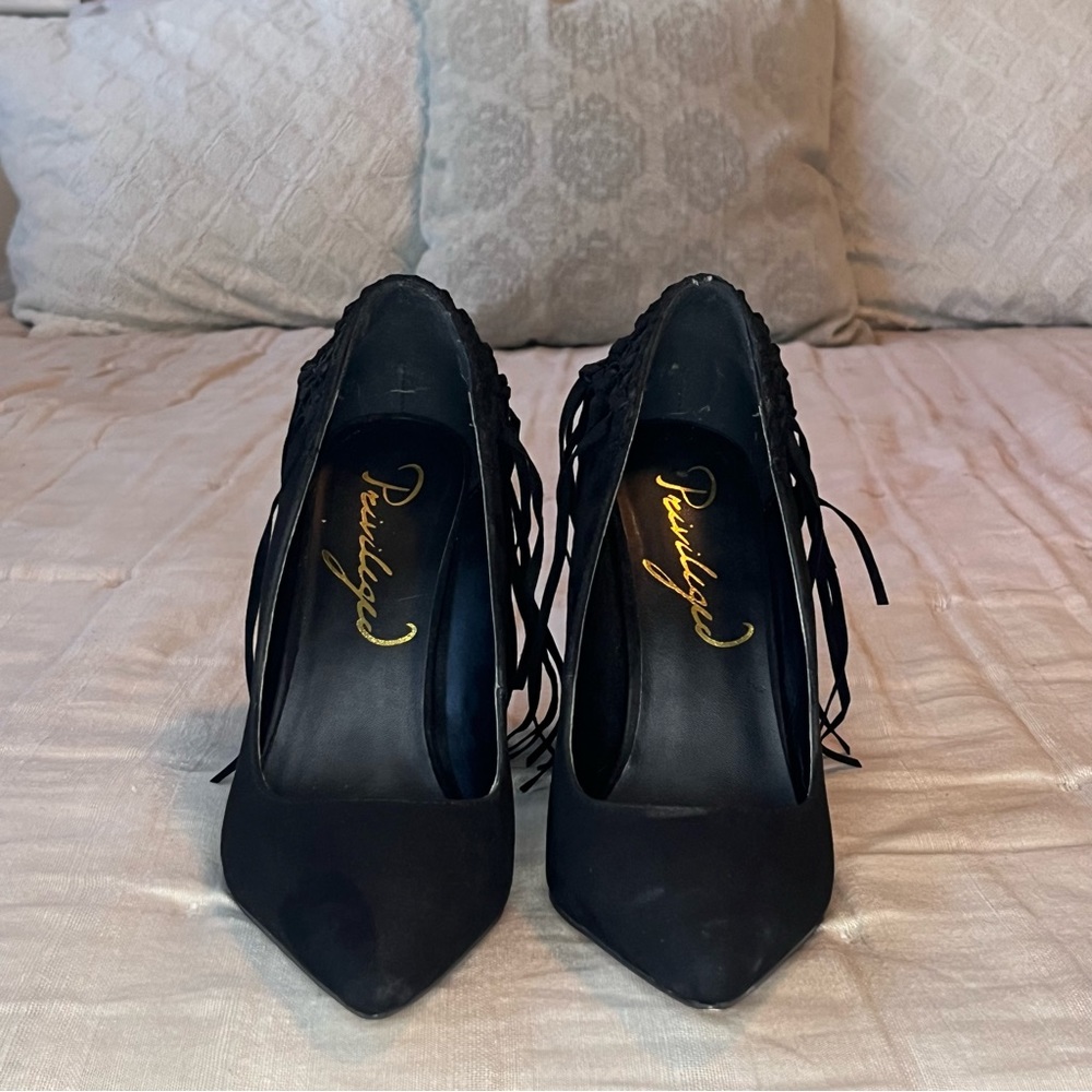 UNIQUE FRINGE HEELS